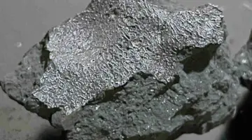 نيزك نادر يقتحم غرفة نوم ويغير فهم العلماء لتاريخ نشأة كوكب الأرض